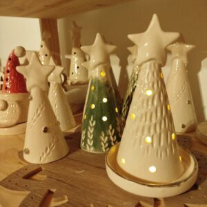 Pinitos Navideños con Luz LED Cálida