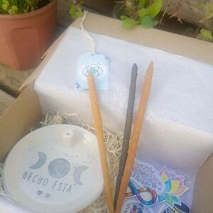 box portasahumerios con tres sahumerios y stickers