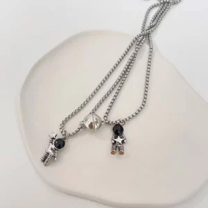 Collar doble de astronautas