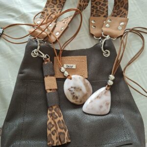 Bolso oval 100% cuero